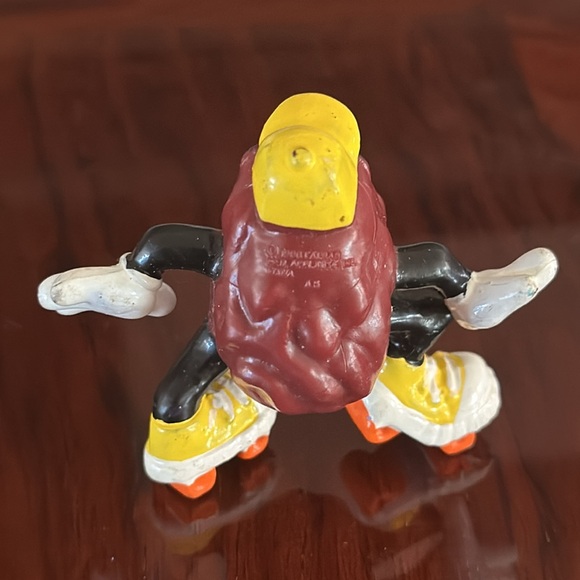 *Vintage* California Raisins PVC Figure, Roller Skater - Picture 3 of 6